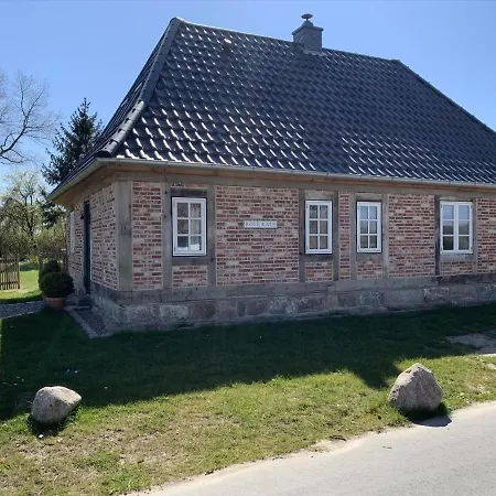 Ferienhaus Nahe Ostsee Mit Sauna, Kamin & Eingezaeuntem Garten,Hund Willkommen Vila