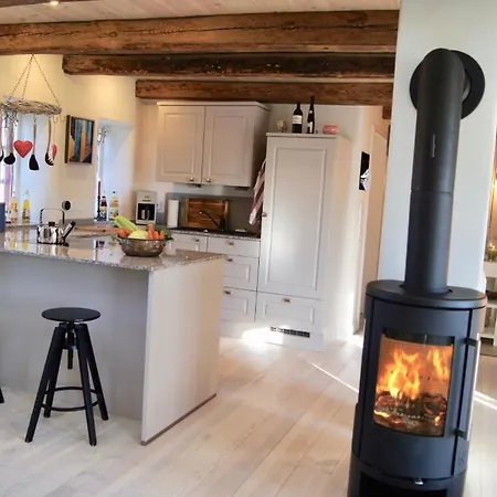 Nahe Ostsee Mit Sauna, Kamin & Eingezaeuntem Garten,hund Willkommen