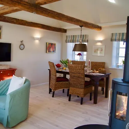 Villa Nahe Ostsee Mit Sauna, Kamin & Eingezaeuntem Garten,hund Willkommen Rabenholz